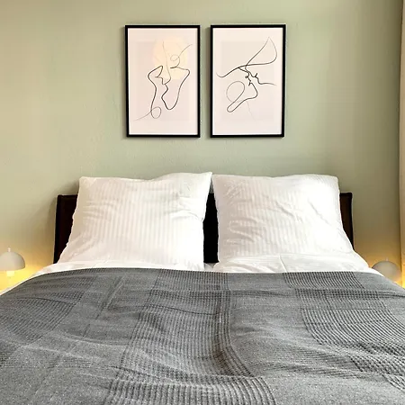 アパート Cozy One Bedroom In アウグスブルク