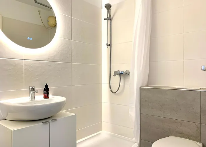 Cozy One Bedroom In אוגסבורג
